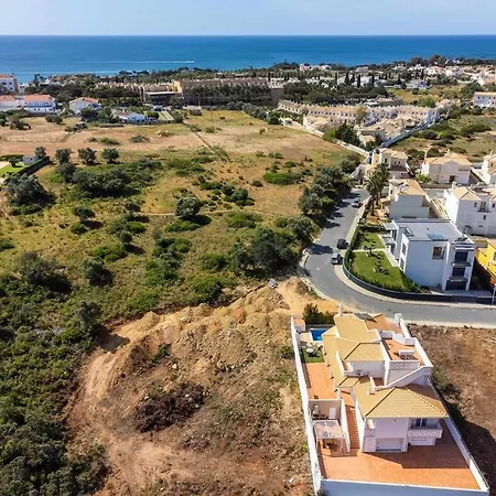 Villa Chris By Gabi Miguel *