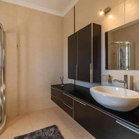 Villa Chris By Gabi Miguel *